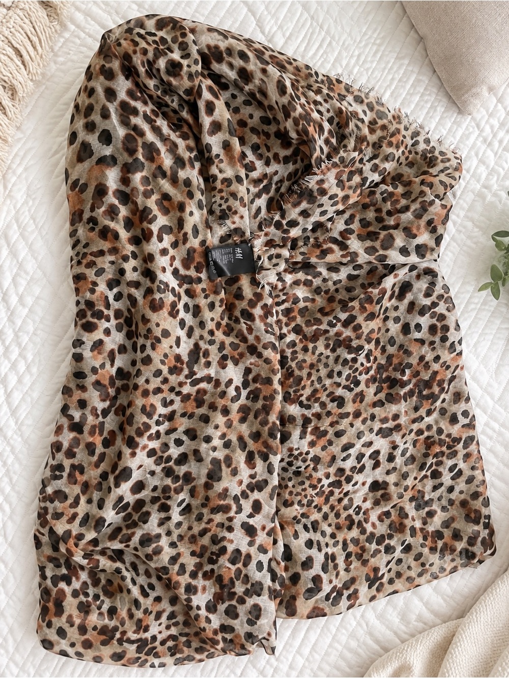 H&M Leopard Print scarf in Brown and Black